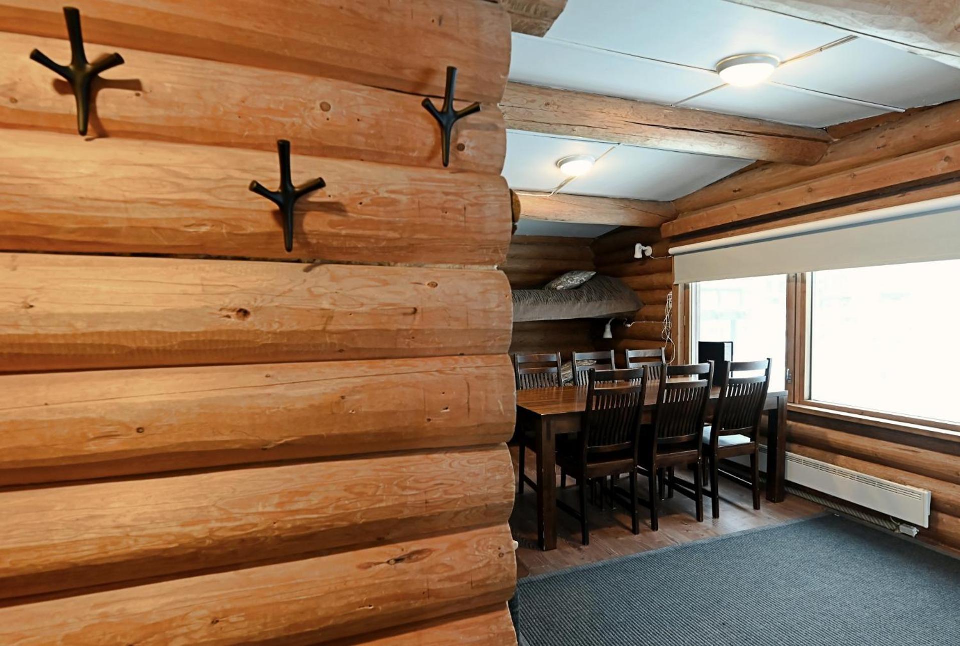 Classic Log Cabin Ski-In Ski-Out 레비 외부 사진