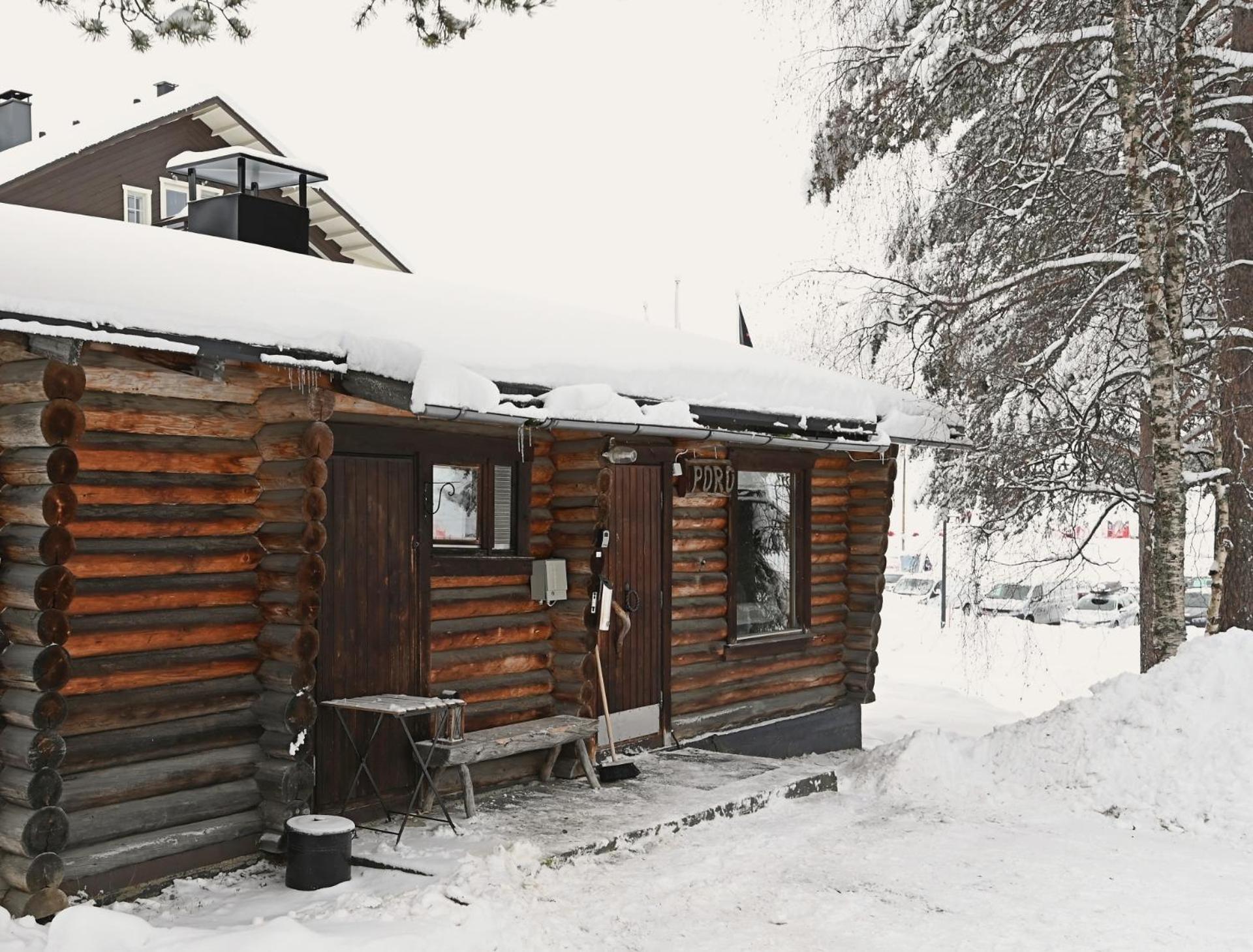 Classic Log Cabin Ski-In Ski-Out 레비 외부 사진