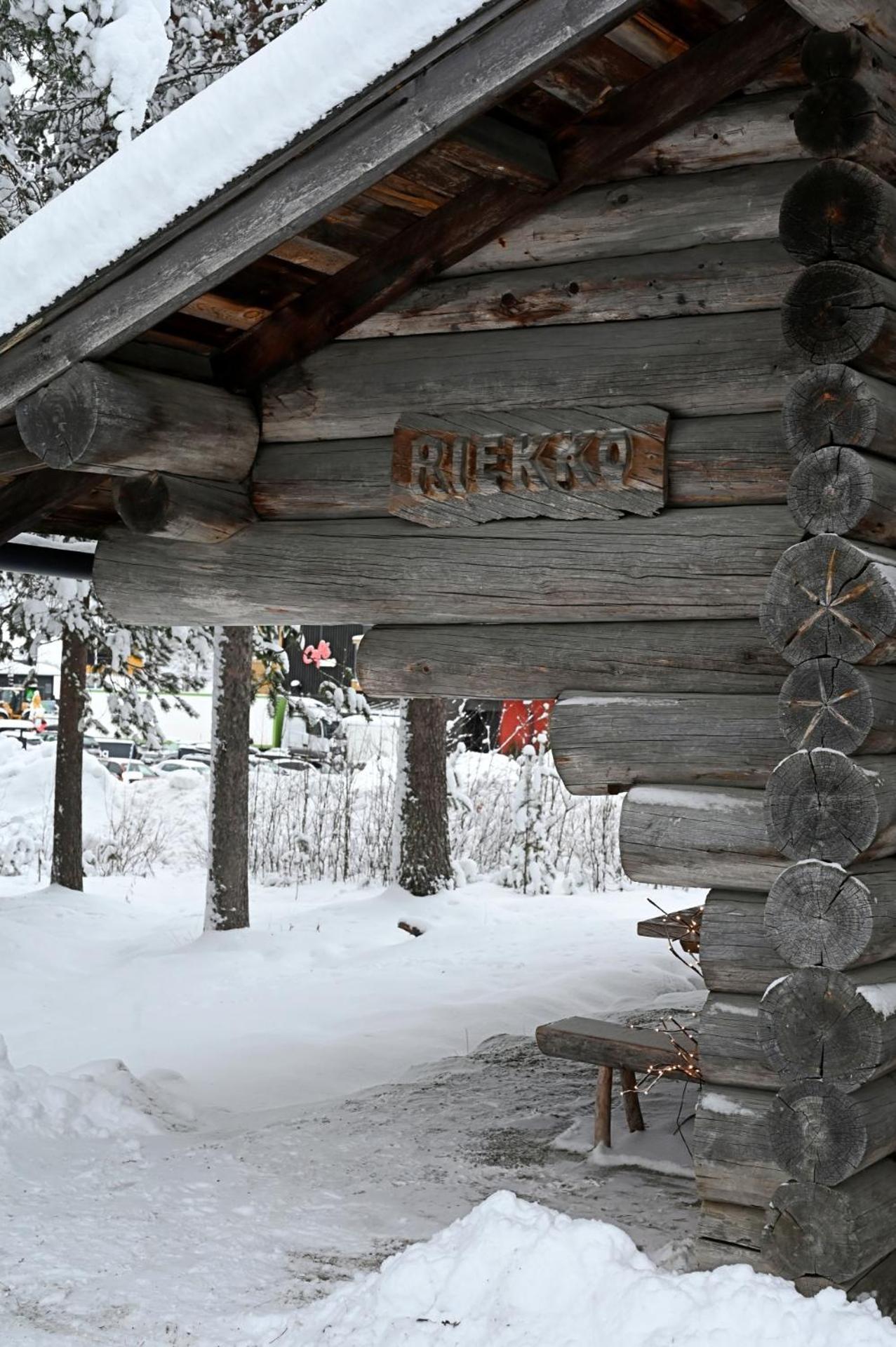Classic Log Cabin Ski-In Ski-Out 레비 외부 사진