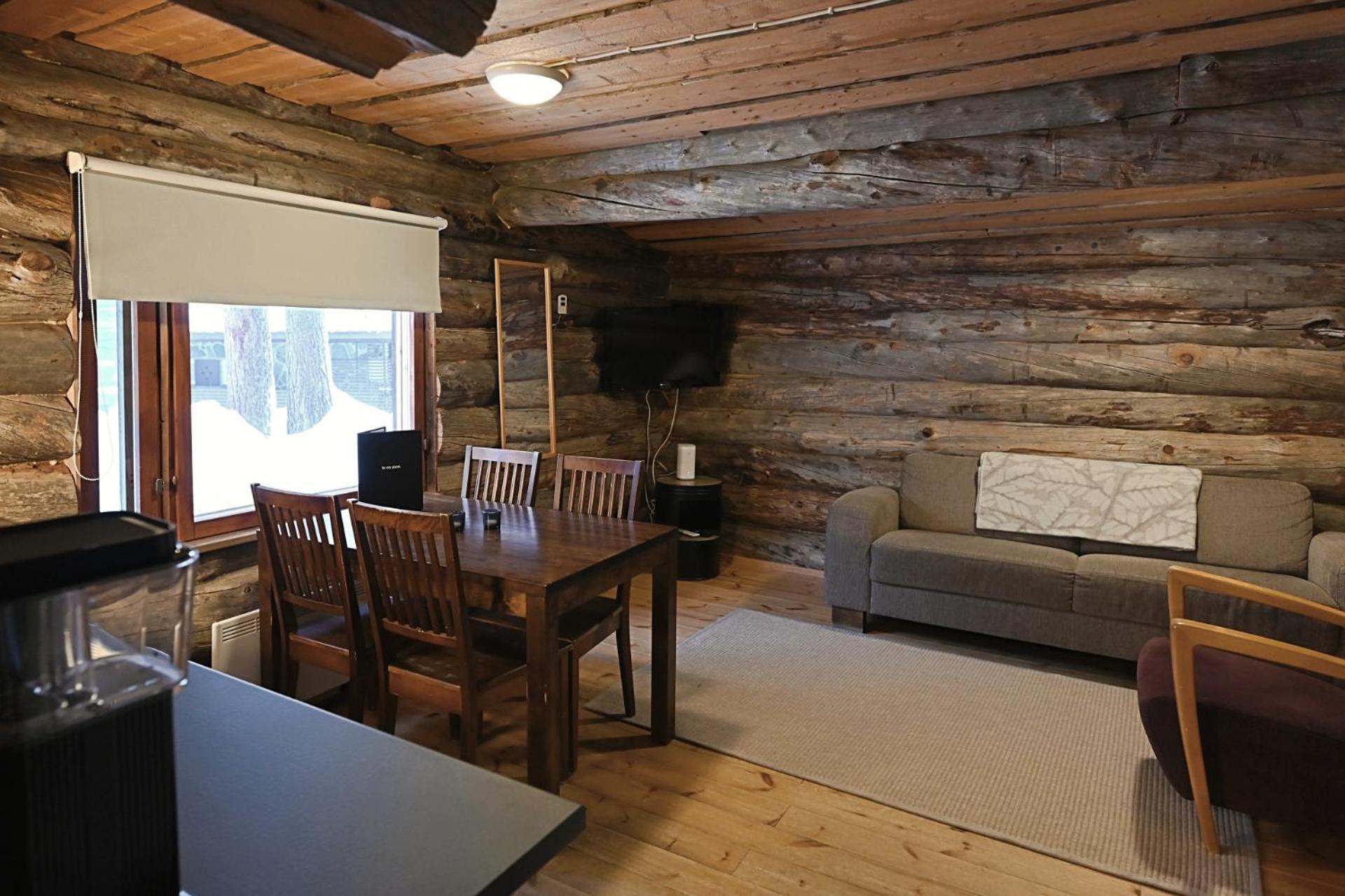 Classic Log Cabin Ski-In Ski-Out 레비 외부 사진