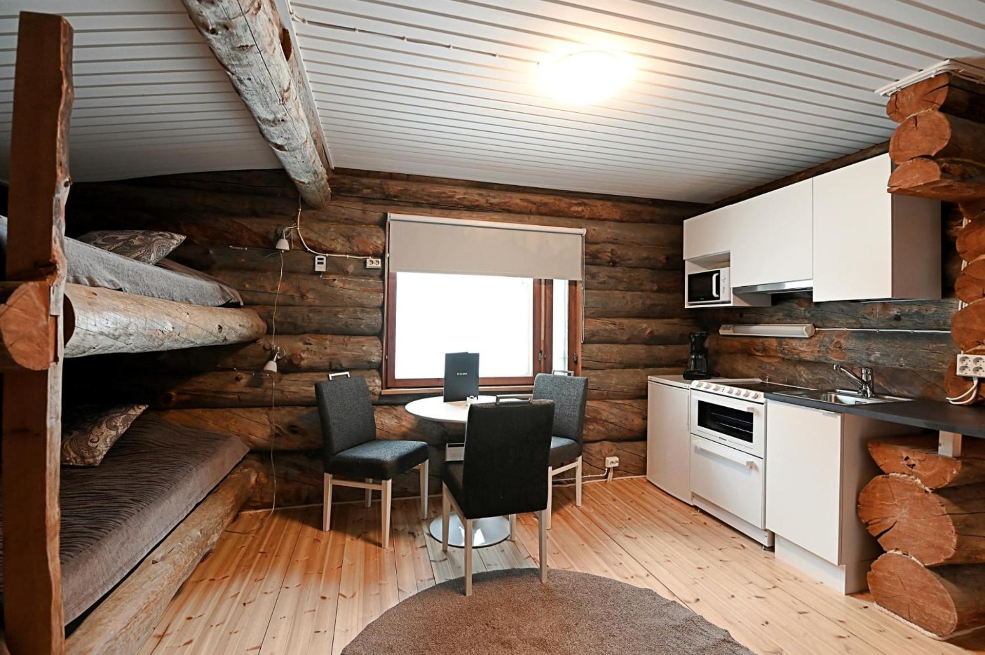 Classic Log Cabin Ski-In Ski-Out 레비 외부 사진