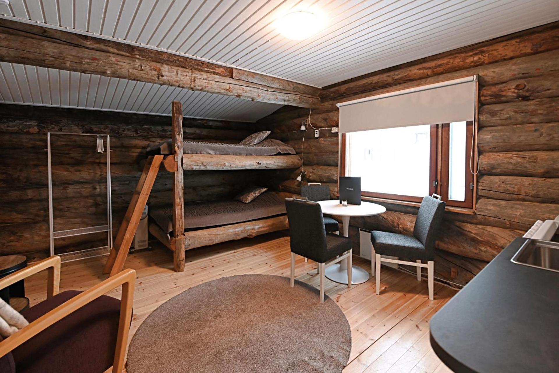 Classic Log Cabin Ski-In Ski-Out 레비 외부 사진
